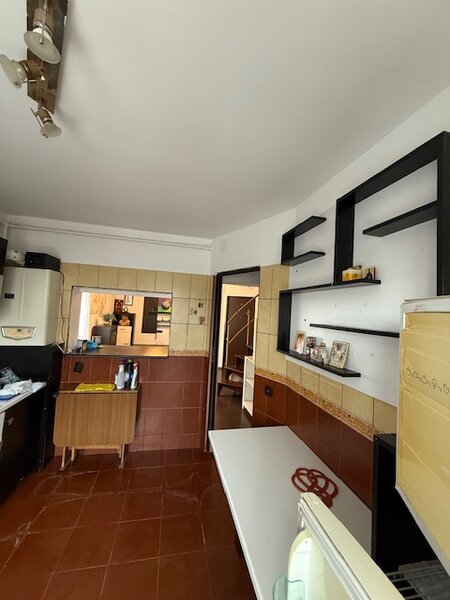 Berceni, vanzare ap. 3 camere.