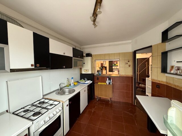 Berceni, vanzare ap. 3 camere.